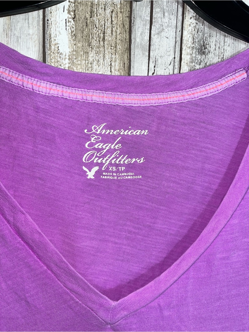 American Eagle Purple V Neck Tee XS Soft Cotton Casual Basic T Shirt - Picture 6 of 6